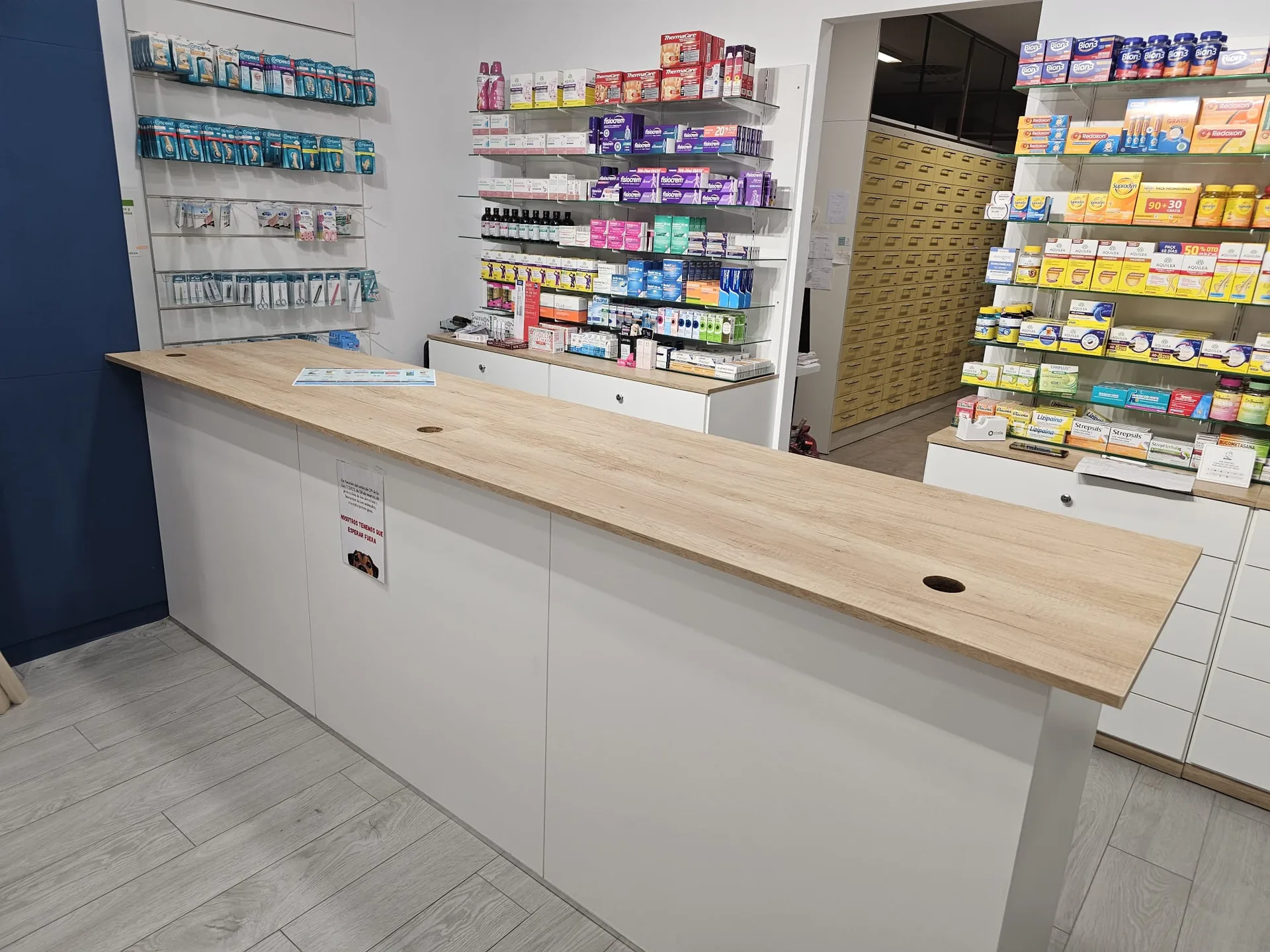 Local — Farmacia Covadonga — foto 2
