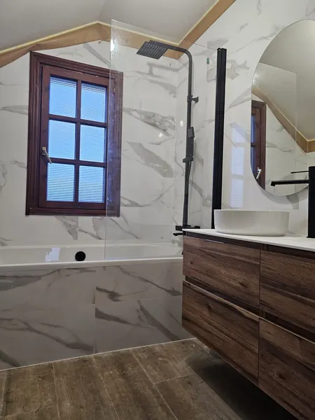 Baño Principal — Mármol y Roble — foto 6