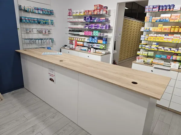 Local — Farmacia Covadonga — foto 2